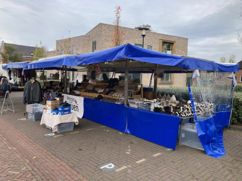 standhouder Hengelo gld v2. Meisjes van Greven 1