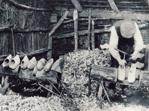 Pssssst de klompenmakers zijn terug ! 4 maart in de Keijenborg!